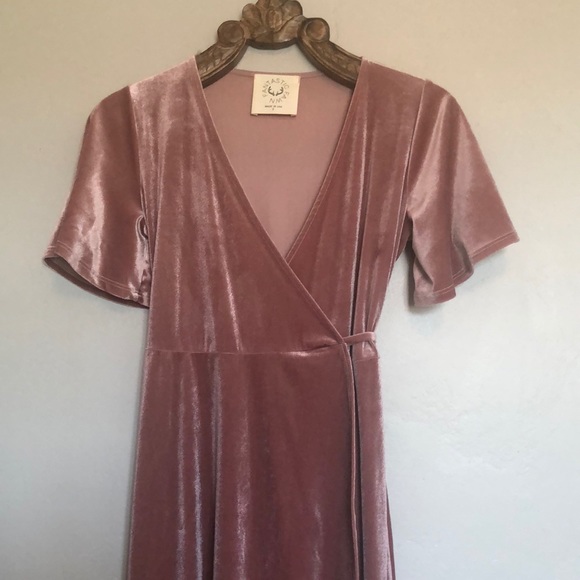 Velvet blush wrap dress - Picture 2 of 3